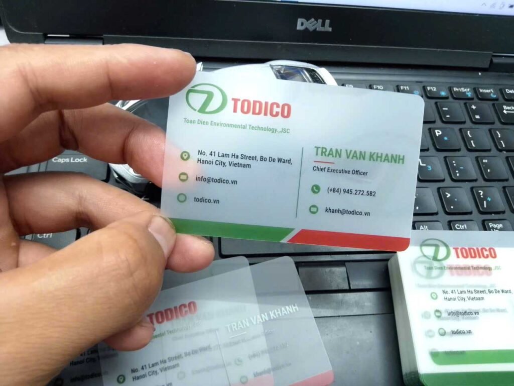 card visit nhựa trong mờ